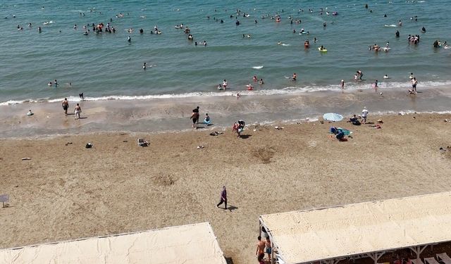 Başkan’dan deniz kampı hediyesi