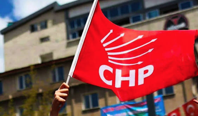 Gaziantepli eski bakan CHP'den istifa etti
