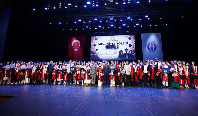 GAÜN’de mezuniyet coşkusu