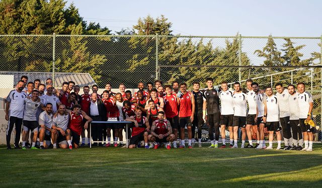 Maxim’e sürpriz doğum günü