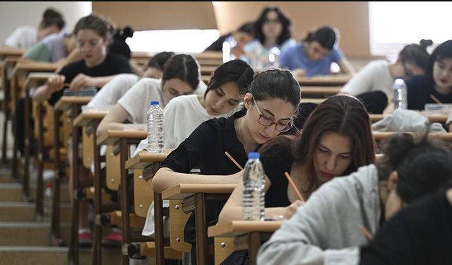 Sınavlarda tökezliyoruz