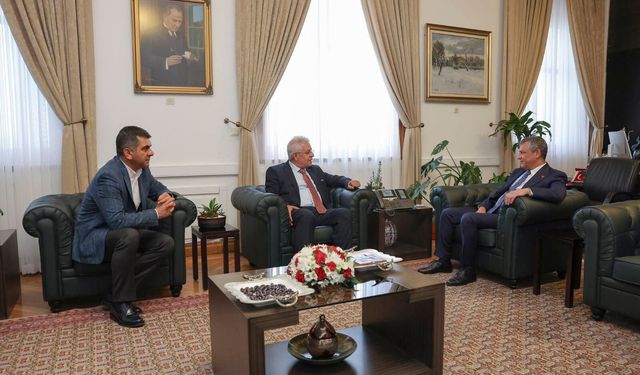 Uçar, Özgür Özel’i ziyaret etti