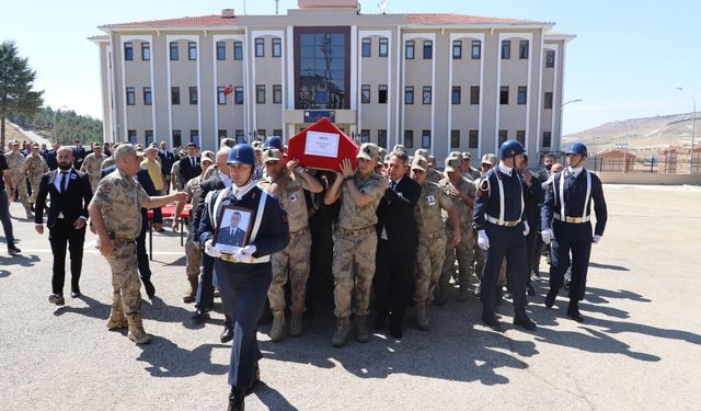 Uzman çavuş kalbine yenildi