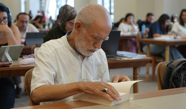 Kitap sevgisi örnek oldu
