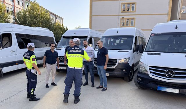 Okul önlerinde sıkı takip