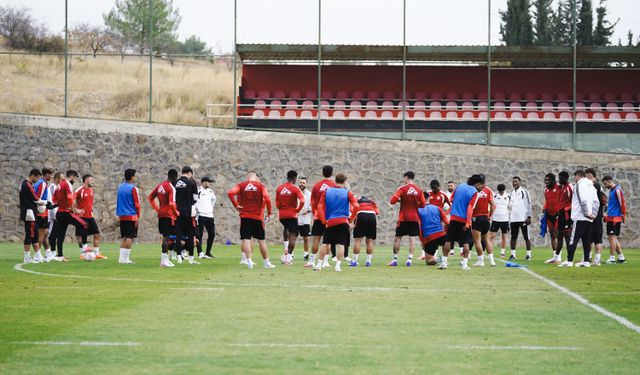 Orhan Ak 21 kişilik kadroyu belirledi