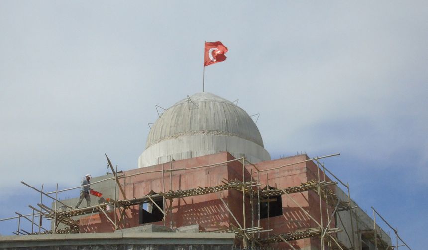 Hazreti Ukkaşe Türbesi yeniden yapılıyor