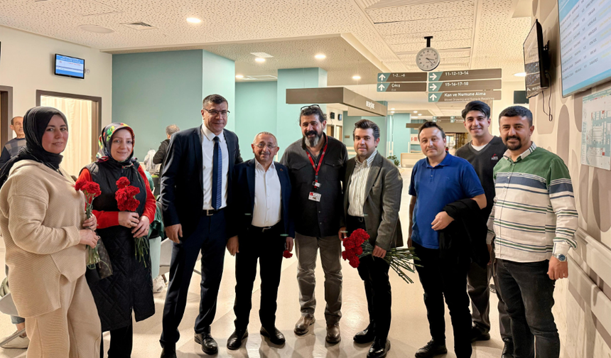 Sağlıkçılardan anlamlı ziyaret