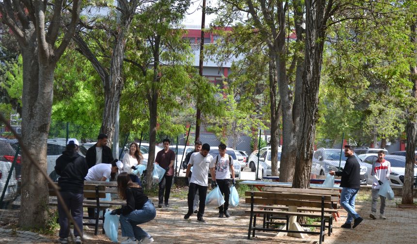 Öğrencilerden temizlik seferberliği