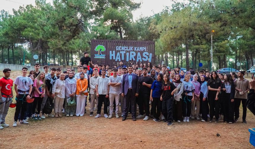 Başkan gençlerin yanında