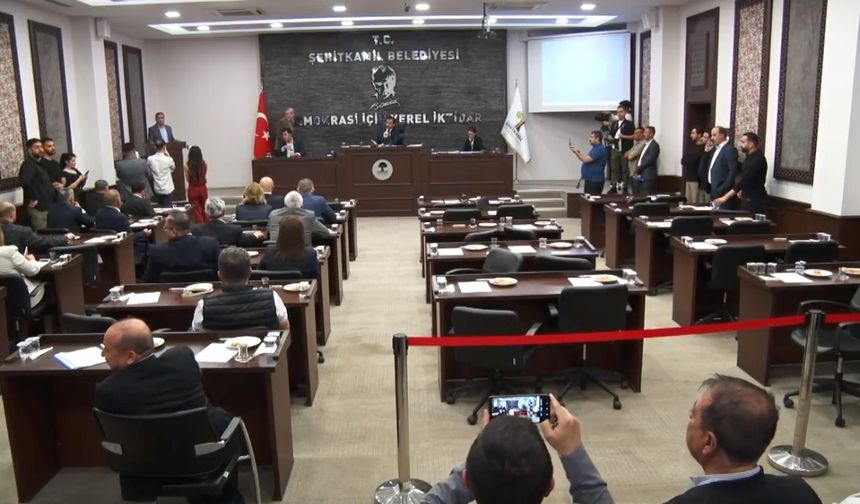 CHP grubu meclisi terk etti