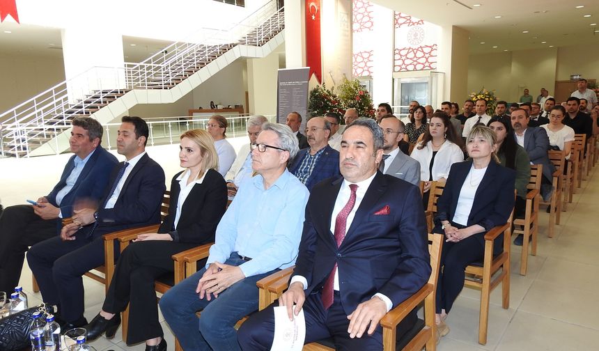 Eserler sanatseverlerle buluşturuldu