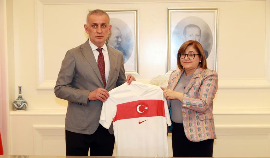 Şahin’den, Hacıosmanoğlu'na şaşırtan sürpriz