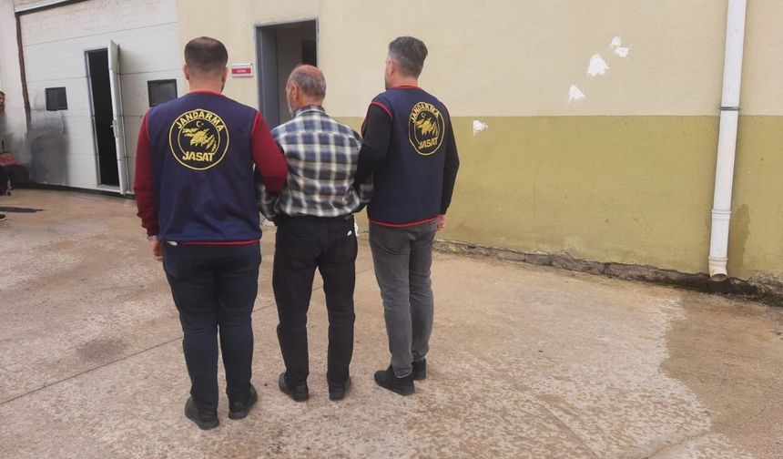 Kasten öldürme suçundan aranıyordu