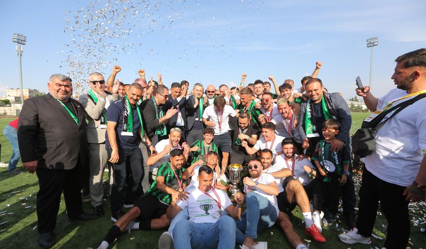 Kilis Belediyespor kupasını aldı