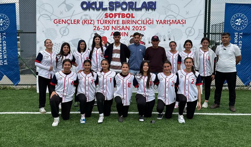 Nizip Spor Lisesi kupayla döndü