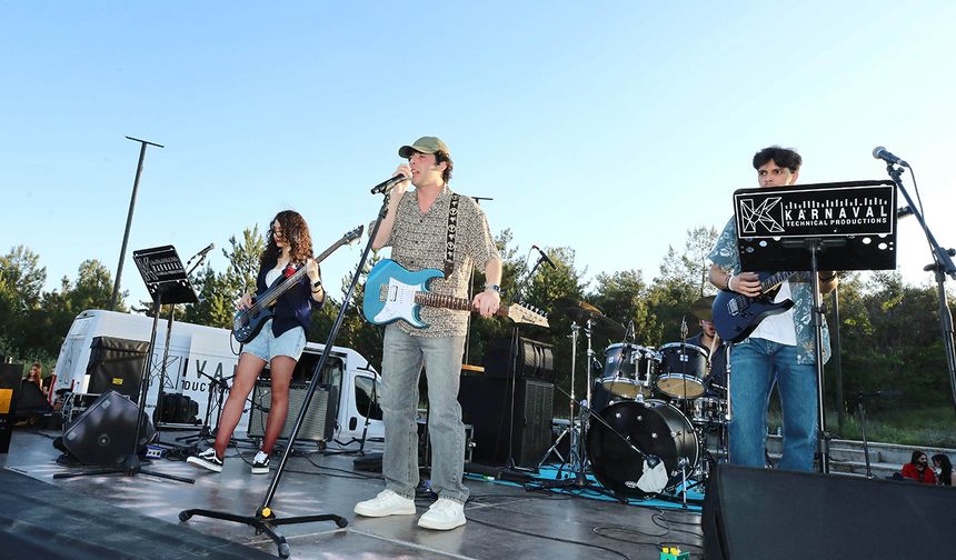 Rock müziğe doydular