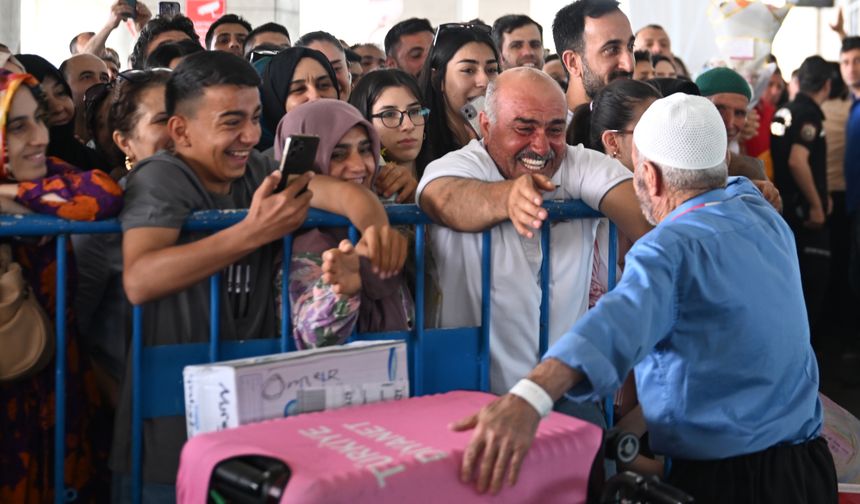 İlk hacı kafilesi  geldi