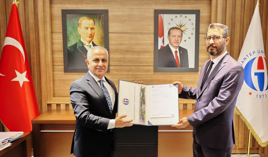 Çetin rektör yardımcısı oldu