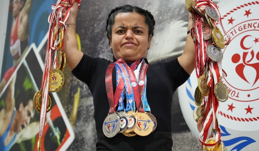 Esra Nisa'dan rekor başarı