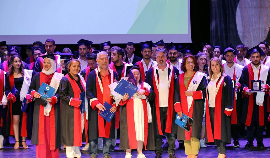 Mezuniyet coşkusu yaşandı