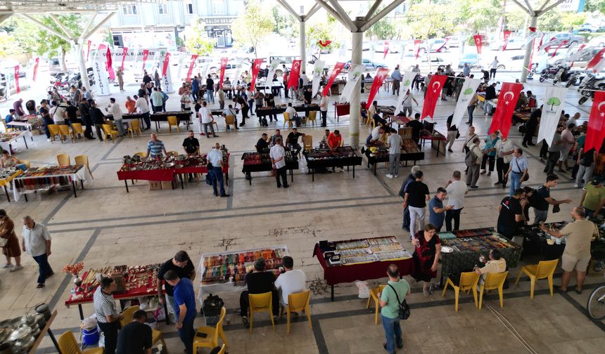 Antika pazarı beğenildi