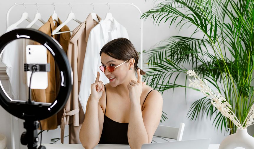 Sosyal Medyada Popüler Olan Moda Trendleri