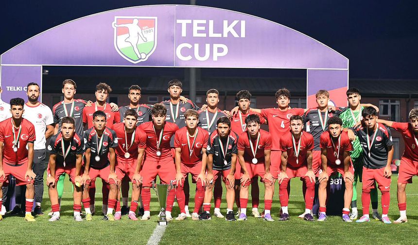 U17 Milli takımı liderliği kaptırdı