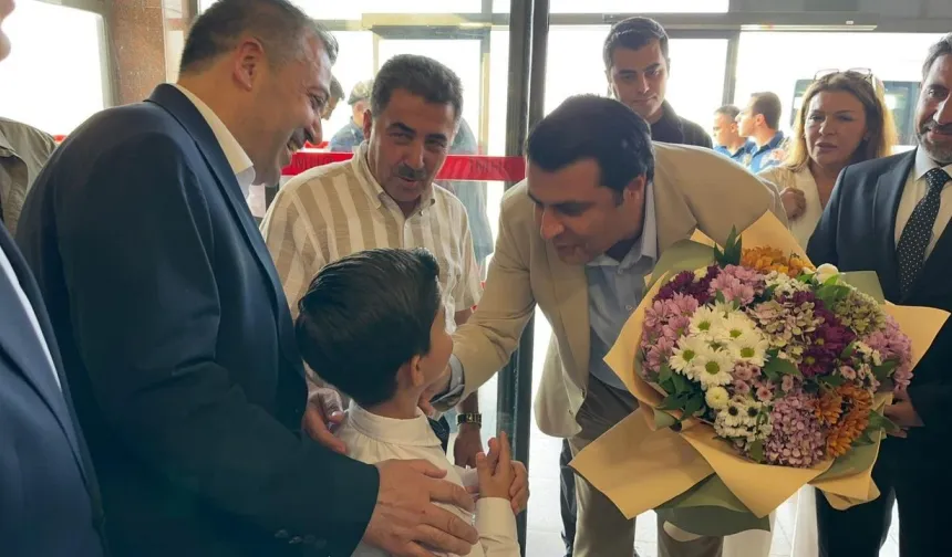 AK Parti'den Umut Yılmaz'a coşkulu karşılama