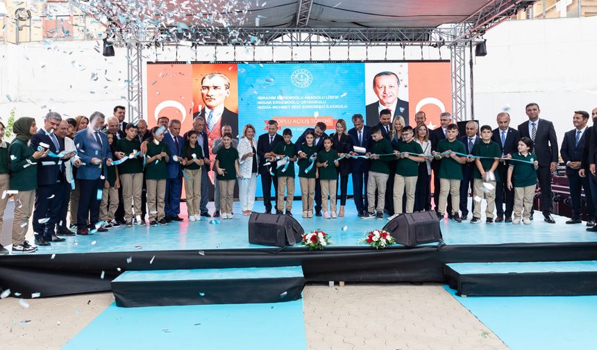 Bakan'dan çifte okul açılışı