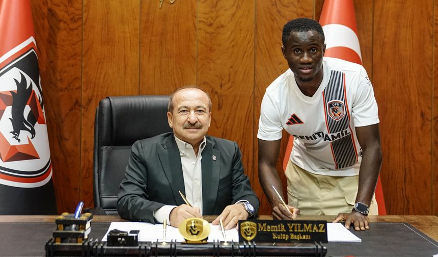 Camara’da imzaladı