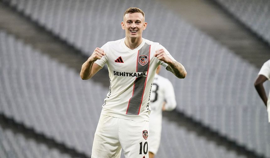 Kozlowski ve Bacuna'da milli gurur