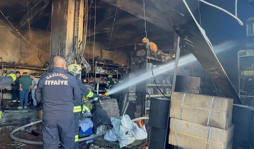 Sanayi sitesindeki yangın korkuttu