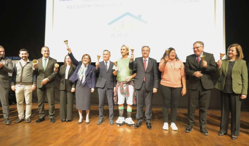 Aile eğitimi okulunda ilk zil