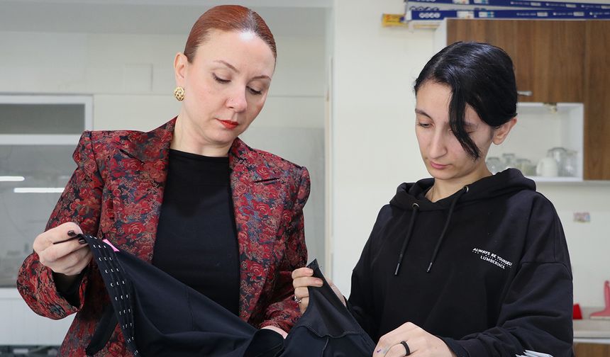 Ürettiği korseyi 18 ülkeye satıyor