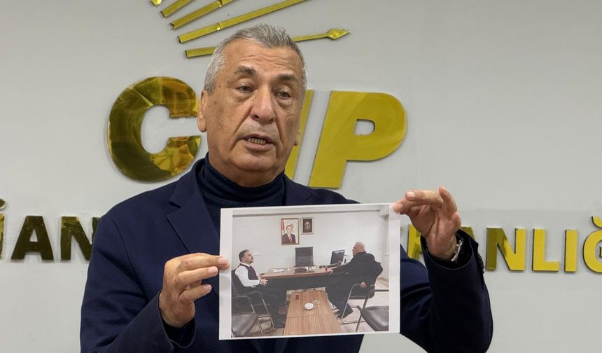 Atatürk’ün fotoğrafı niye yok?