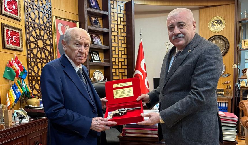 Atay’dan Bahçeli’ye özel hediye