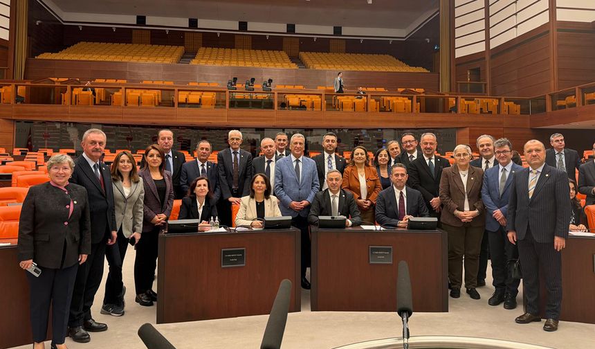 CHP’li vekiller nöbette