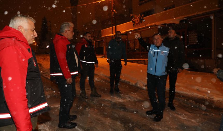 Nizip’te ekipler nefes almadan çalıştı