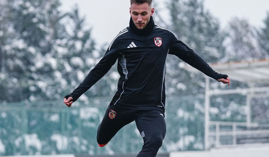 Sevinci kurağında kaldı