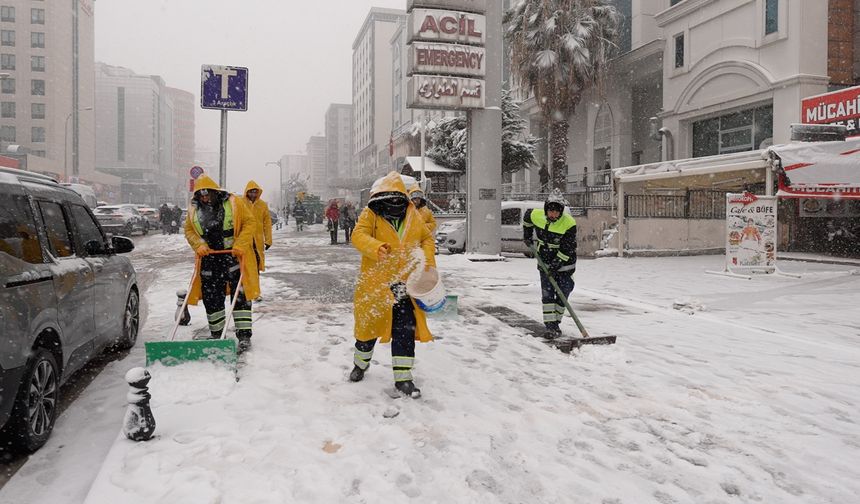 Şehitkamil’de yoğun kar mesaisi