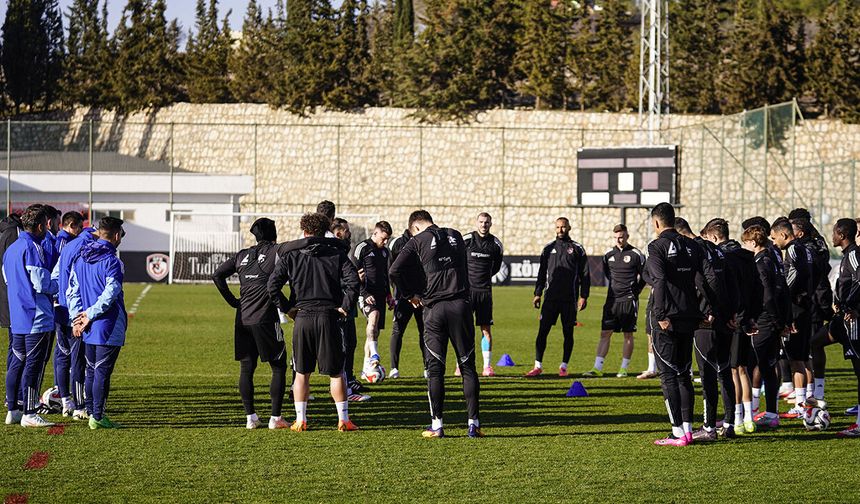 Burak Yılmaz’dan Net Mesaj: Kafanızı kaldırın