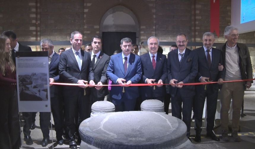 Karkamış eserleri sergide