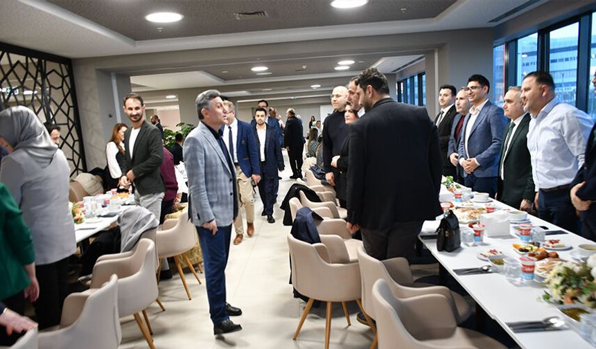 Sağlıkçılar iftarda buluştu