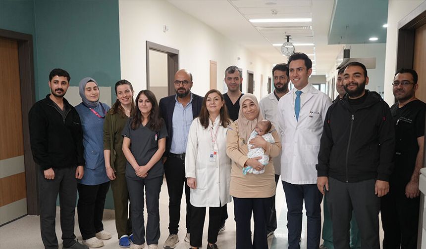 Talha bebek hayata tutundu