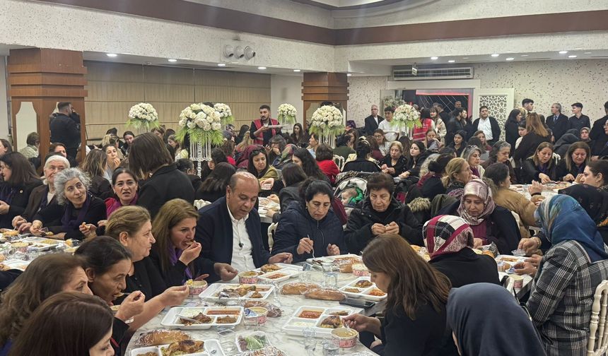CHP kadınlarla buluştu