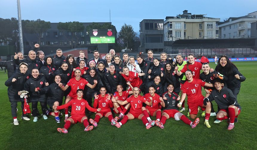 Kadın Millilerimiz süper başladı