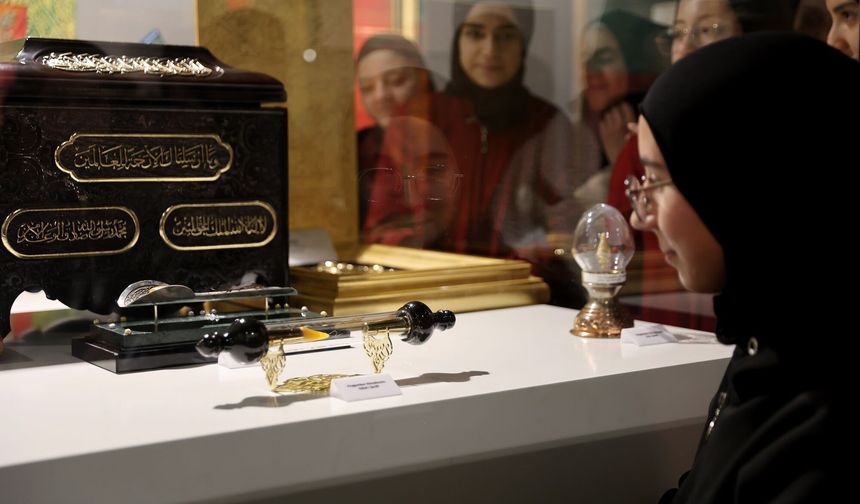 Mukaddes emanetler bu sergide