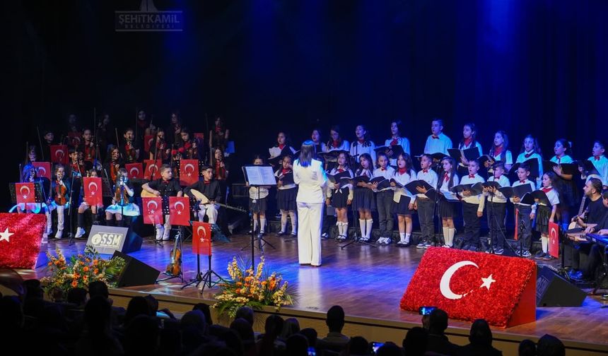 Çocuk orkestrası coşturdu