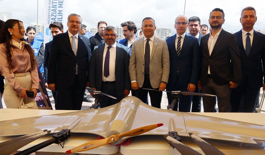Genç dehalar projeleriyle büyüledi
